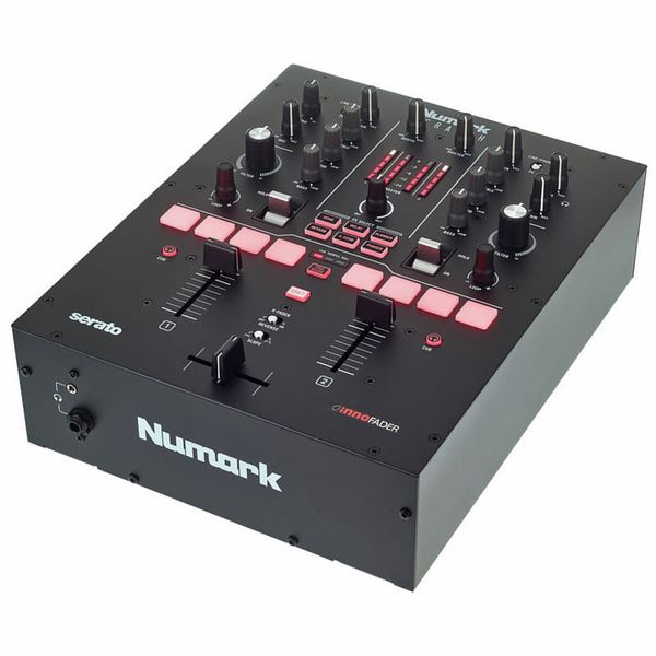 DJ мікшерний пульт Numark Scratch