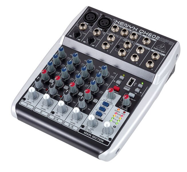 Мікшерний пульт Behringer Xenyx QX602MP3